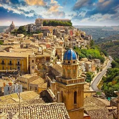 Il Glicine Nyaraló Pachino